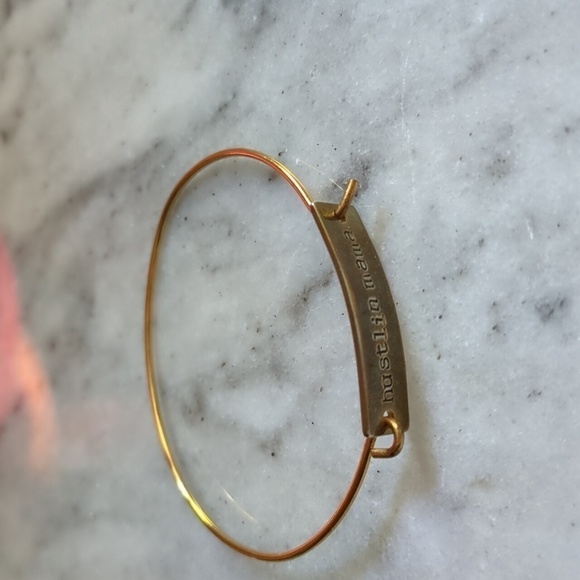 Hustlin Mama bracelet - Picture 4 of 9